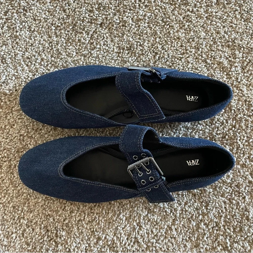 Zara Mary Jane Denim Flats Women’s 10 Blue Dark Wash
Minimalist Chic Everyday - Picture 10 of 16